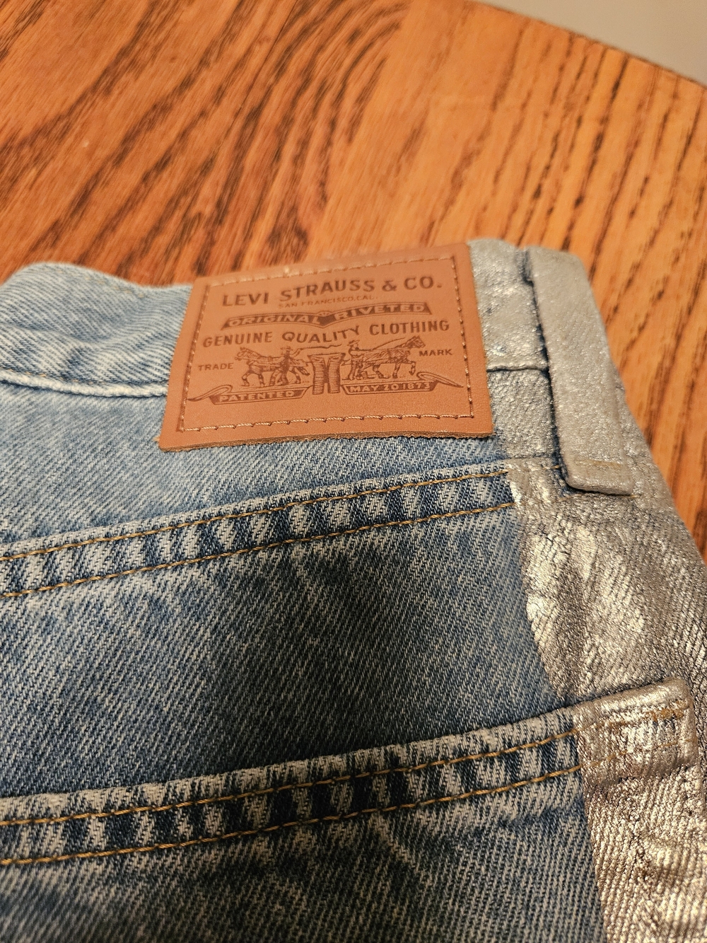 CUSTOM Upcycled Levi's Hand Painted Metallic Silver High Straight Jeans 26 - Picture 5 of 11
